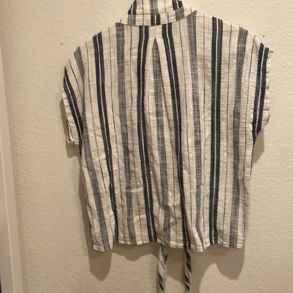 Button down blouse - Picture 3 of 3
